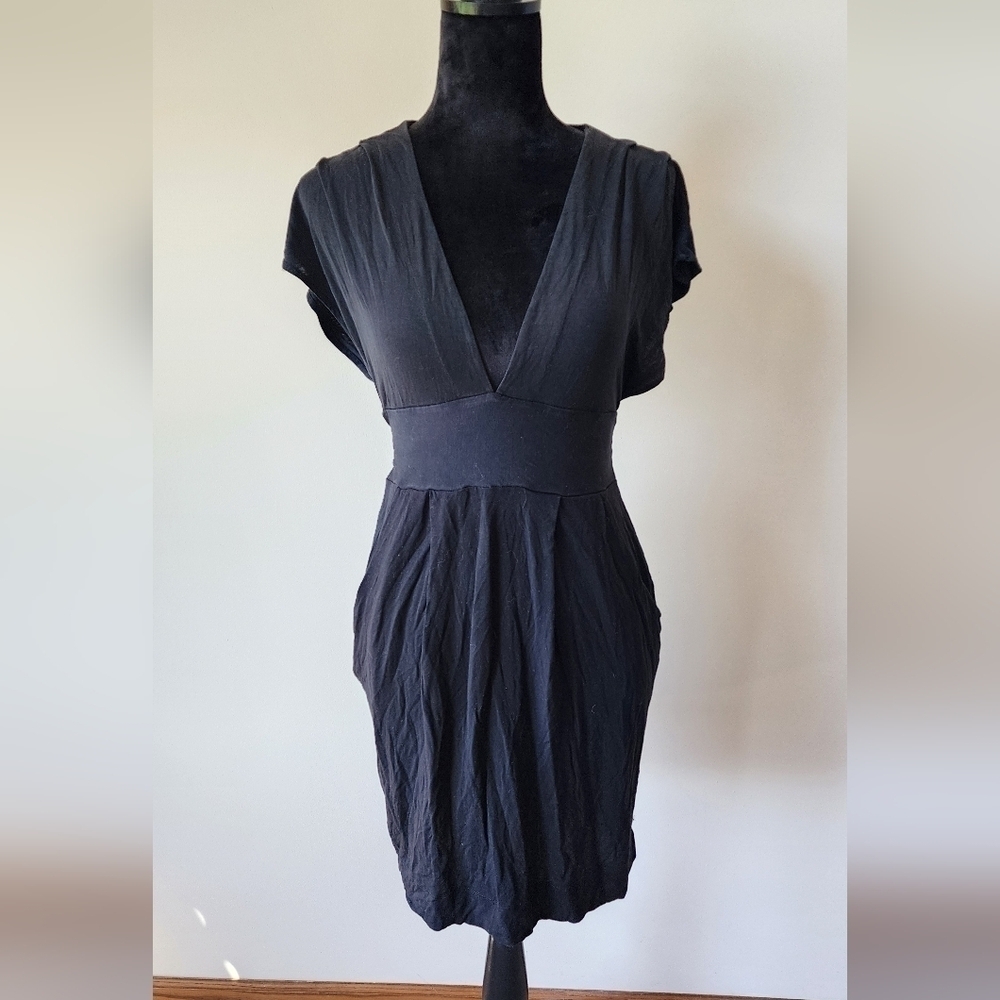 Aritzia Deep V-Neck Women's Black Dress Size M.